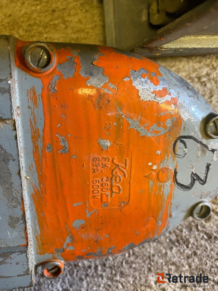 Elkablar i olika längder och handskar - Entreprenadutrustning: bild 4 Elkablar i olika längder och handskar - Entreprenadutrustning: bild 4