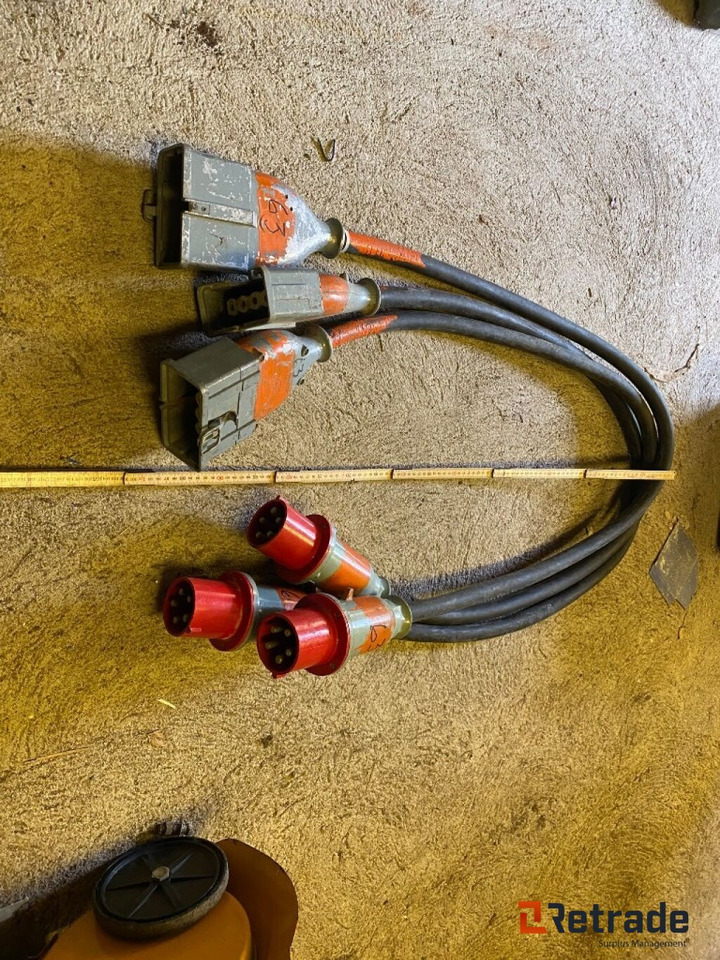 Elkablar i olika längder och handskar - Entreprenadutrustning: bild 2 Elkablar i olika längder och handskar - Entreprenadutrustning: bild 2