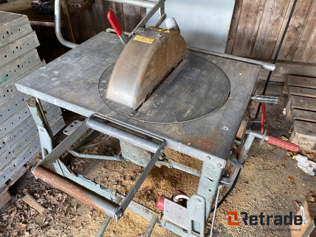 Gjerdesåg med bord - Entreprenadutrustning: bild 1 Gjerdesåg med bord - Entreprenadutrustning: bild 1