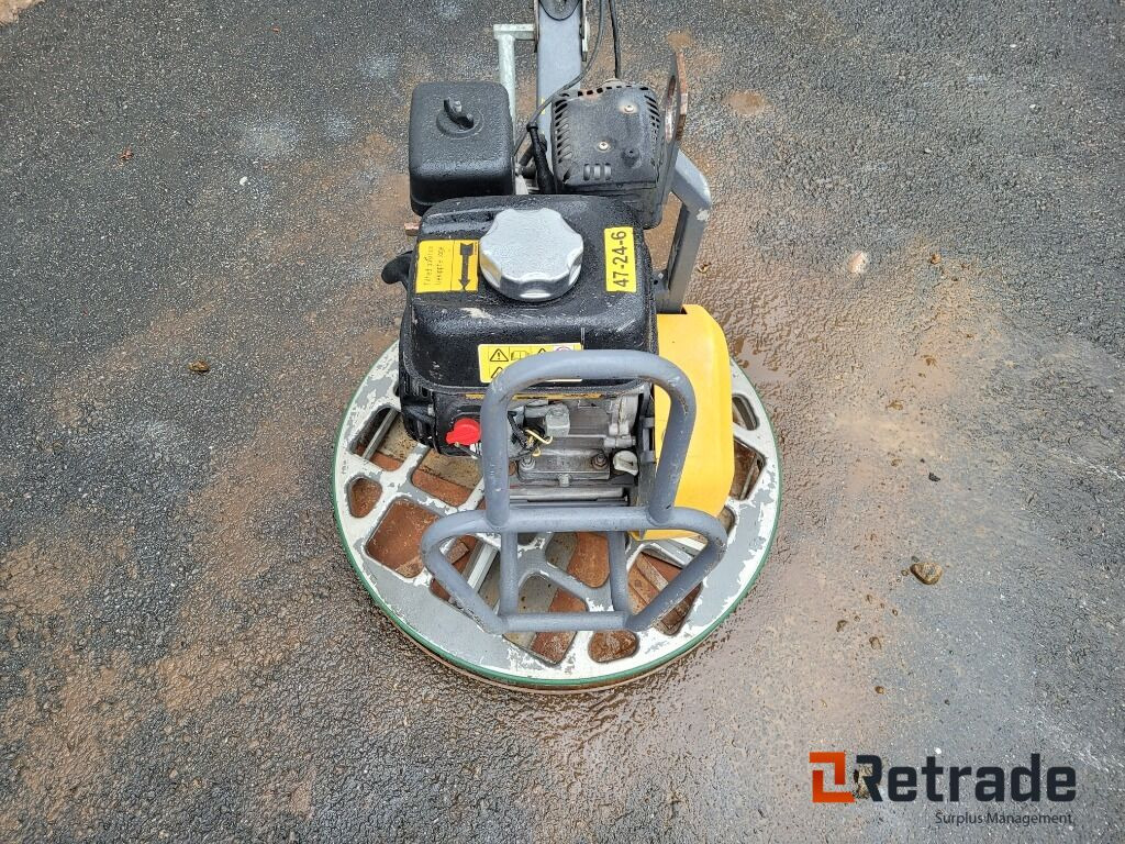 Glättare Atlas Copco BG 240 bensindriven - Entreprenadutrustning: bild 4 Glättare Atlas Copco BG 240 bensindriven - Entreprenadutrustning: bild 4