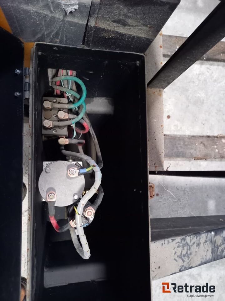 Industrimaskin Leshai stabelløfter: bild 9 Industrimaskin Leshai stabelløfter: bild 9