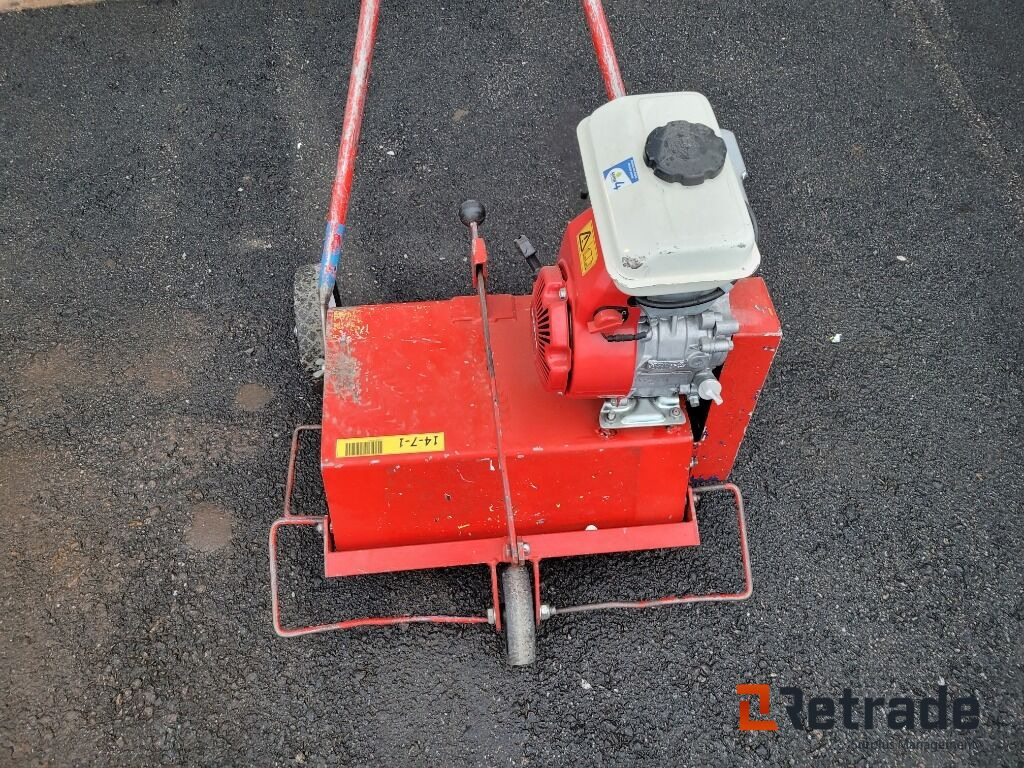 Vertikalskärare gräsmatteluftare Honda - Lantbruksmaskiner: bild 4 Vertikalskärare gräsmatteluftare Honda - Lantbruksmaskiner: bild 4