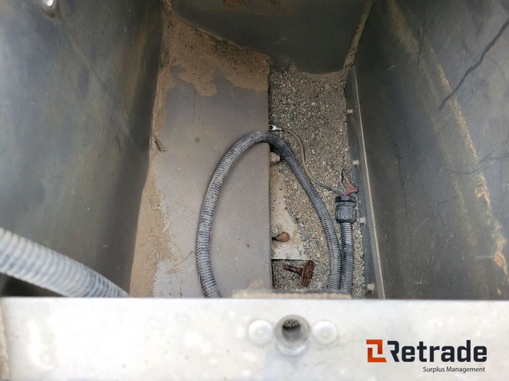 Sandspridare för lastbil Autoline S90 - Entreprenadutrustning: bild 5 Sandspridare för lastbil Autoline S90 - Entreprenadutrustning: bild 5