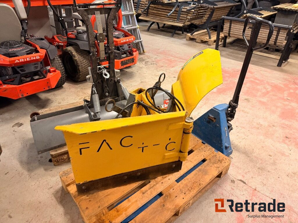 V-Plog/snøskjær P. Olssons LVP 155 2024 modell - Entreprenadutrustning: bild 3 V-Plog/snøskjær P. Olssons LVP 155 2024 modell - Entreprenadutrustning: bild 3