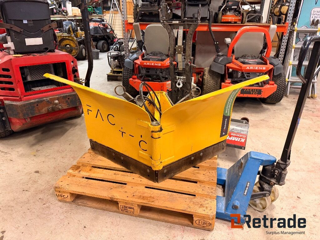 V-Plog/snøskjær P. Olssons LVP 155 2024 modell - Entreprenadutrustning: bild 2 V-Plog/snøskjær P. Olssons LVP 155 2024 modell - Entreprenadutrustning: bild 2