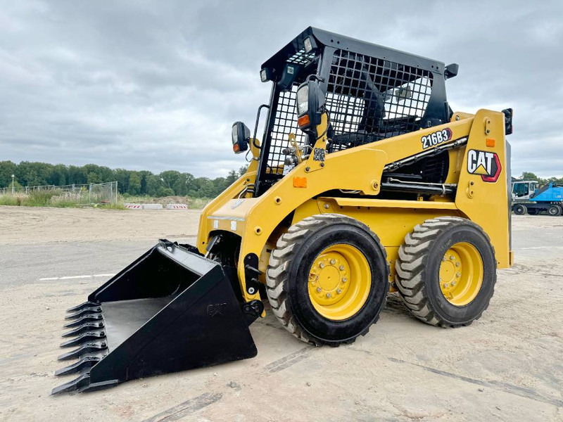 Cat 216B3 - New / Unused / Extra Hydraulic - Kompaktlastare/ Slirstyrda lastare: bild 1 Cat 216B3 - New / Unused / Extra Hydraulic - Kompaktlastare/ Slirstyrda lastare: bild 1