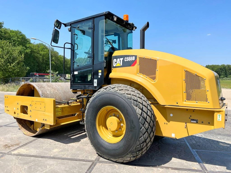 Cat CS66B - Excellent Condition / Low Hours / CE - Vält: bild 3 Cat CS66B - Excellent Condition / Low Hours / CE - Vält: bild 3