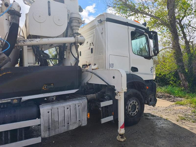 Mercedes Actros 3243 - Betongbil med pump: bild 2 Mercedes Actros 3243 - Betongbil med pump: bild 2