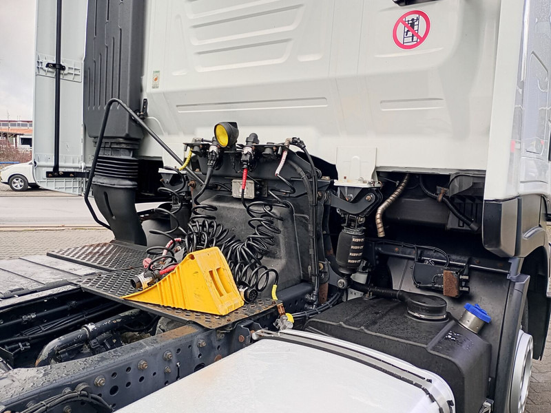 Dragbil Iveco Stralis 420: bild 9