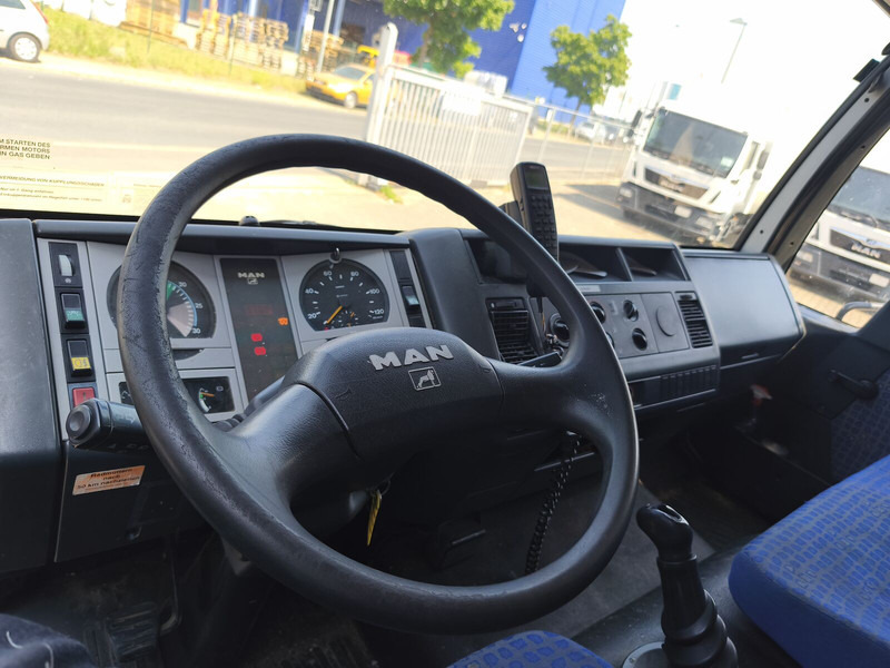 Lastbil med skåp MAN LE 10.220: bild 19