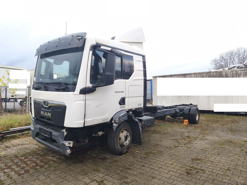 MAN TGL 12.250 Euro6 4x2 AHK - Chassi lastbil: bild 1 MAN TGL 12.250 Euro6 4x2 AHK - Chassi lastbil: bild 1