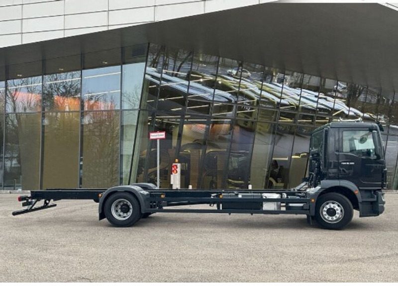 MAN TGM 18.320 4x2 BL CH Fahrgestell Euro 6 NEU Rechtslenker - Chassi lastbil: bild 4 MAN TGM 18.320 4x2 BL CH Fahrgestell Euro 6 NEU Rechtslenker - Chassi lastbil: bild 4