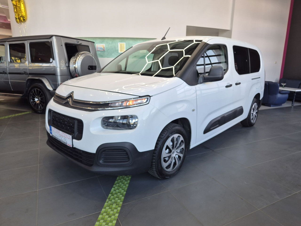 Citroën Berlingo 1.2 / 1 Owner / Serviced - Skåpbil: bild 2 Citroën Berlingo 1.2 / 1 Owner / Serviced - Skåpbil: bild 2