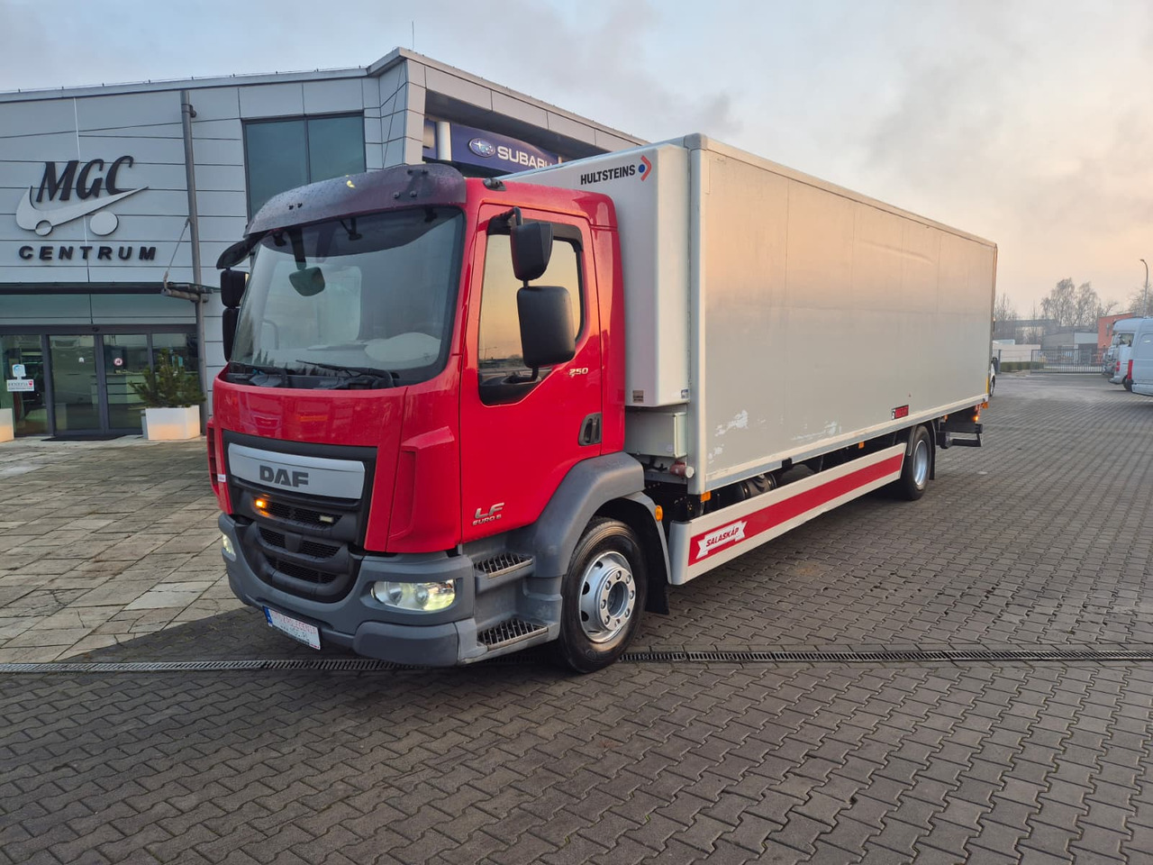 DAF LF 250 LF250I / 1 Owner / Hulsteins / Super Condition - Kylbil lastbil: bild 1 DAF LF 250 LF250I / 1 Owner / Hulsteins / Super Condition - Kylbil lastbil: bild 1