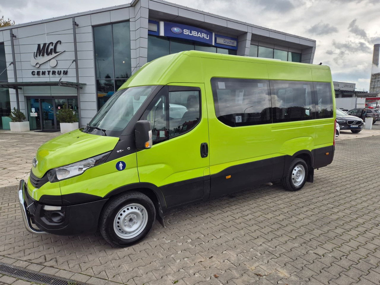 Iveco Daily 35S12 Hi-Matic / 10 Seats / Super Condition - Minibuss, Persontransport: bild 1 Iveco Daily 35S12 Hi-Matic / 10 Seats / Super Condition - Minibuss, Persontransport: bild 1