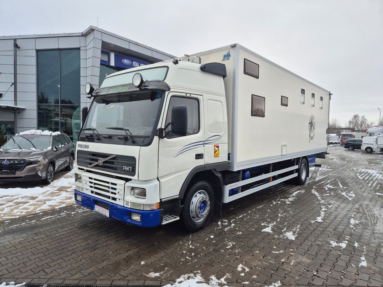 VOLVO FM 7 5 Horses / 3 People Live Cabin / 1 Owner / Serviced - Hästbuss: bild 1 VOLVO FM 7 5 Horses / 3 People Live Cabin / 1 Owner / Serviced - Hästbuss: bild 1