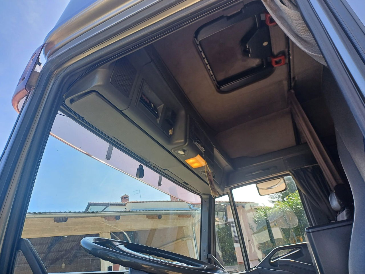 Iveco Eurotech 440E42 4X2 tractor unit - Perfect - Dragbil: bild 5 Iveco Eurotech 440E42 4X2 tractor unit - Perfect - Dragbil: bild 5