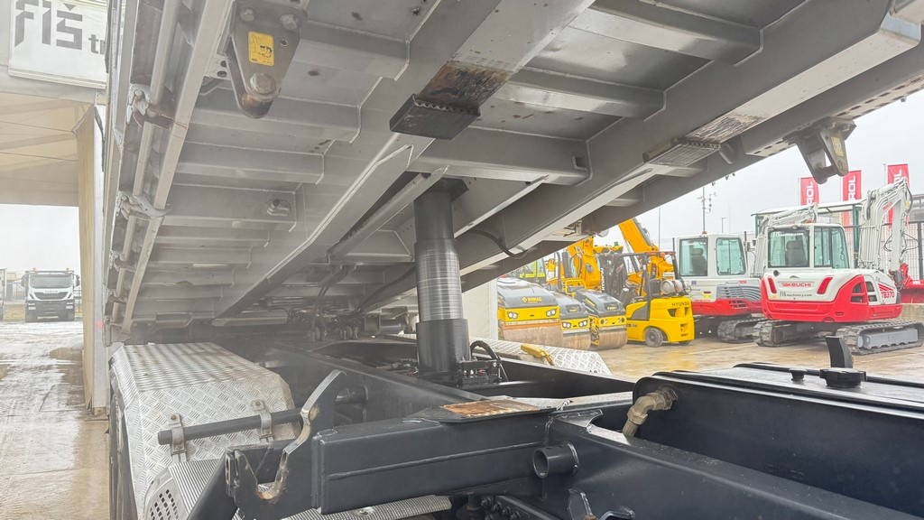 Tippbil lastbil Iveco Trakker 460 8x4 meiller tipper - euro 6: bild 9 Tippbil lastbil Iveco Trakker 460 8x4 meiller tipper - euro 6: bild 9