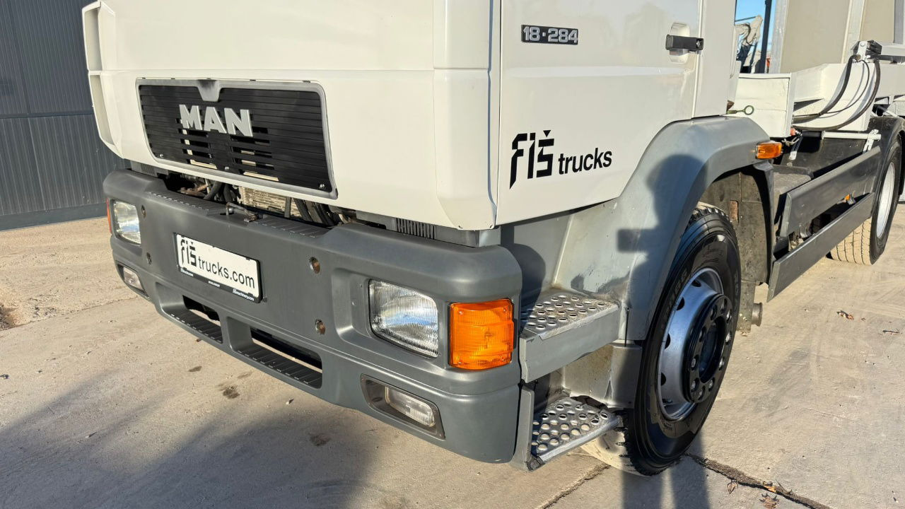 MAN 18.284 LK 4x2 absetz tipper - euro 2 - Containerbil/ Växelflak lastbil: bild 2 MAN 18.284 LK 4x2 absetz tipper - euro 2 - Containerbil/ Växelflak lastbil: bild 2