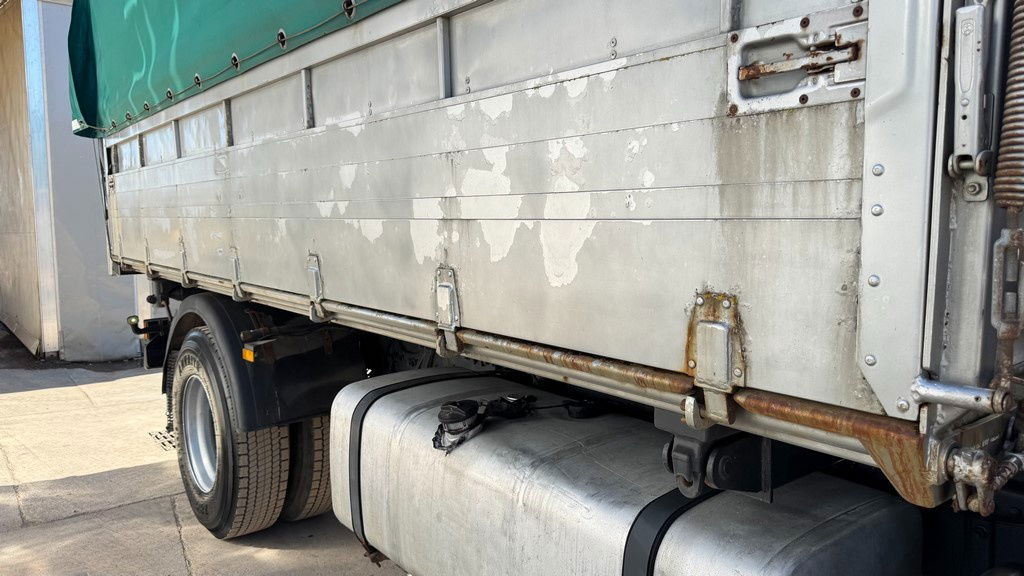 Mercedes-Benz Actros 1841 L 4x2 tipper - tarpaulin - euro 5 - Tippbil lastbil: bild 4 Mercedes-Benz Actros 1841 L 4x2 tipper - tarpaulin - euro 5 - Tippbil lastbil: bild 4