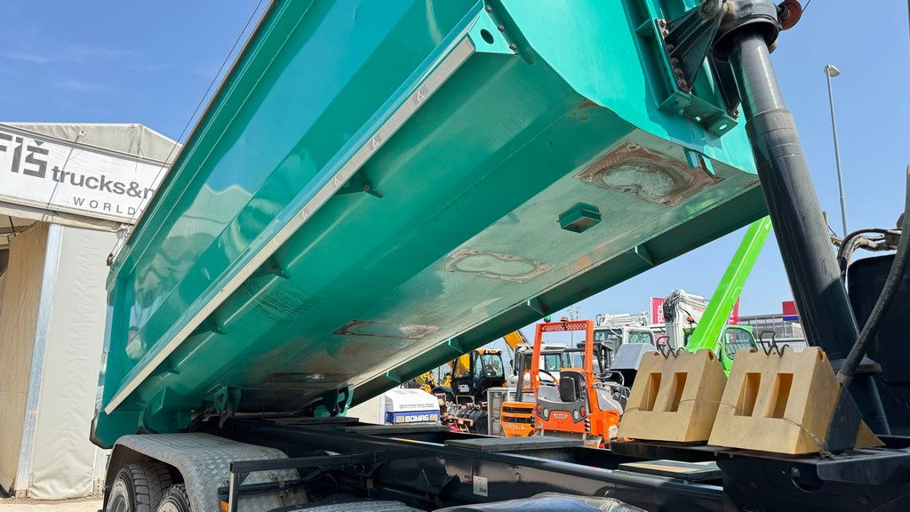 Tippbil lastbil Mercedes-Benz Arocs 3248 8X4 mulda tipper - electric taurpaulin: bild 8 Tippbil lastbil Mercedes-Benz Arocs 3248 8X4 mulda tipper - electric taurpaulin: bild 8