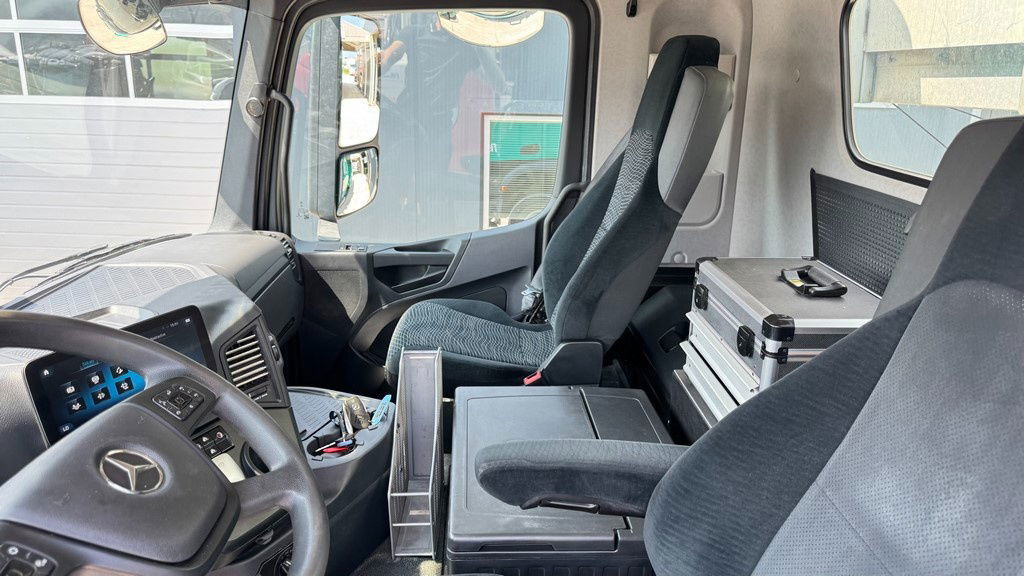 Tippbil lastbil Mercedes-Benz Arocs 3248 8X4 mulda tipper - electric taurpaulin: bild 28 Tippbil lastbil Mercedes-Benz Arocs 3248 8X4 mulda tipper - electric taurpaulin: bild 28