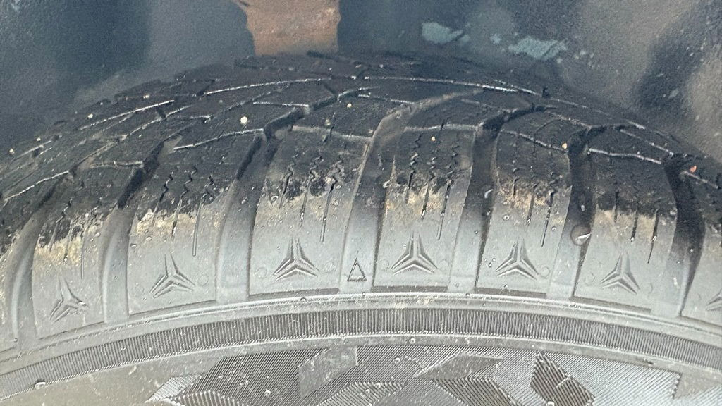 Toyota Carina 1.6 - Petrol - 5 Doors - Personbil: bild 5 Toyota Carina 1.6 - Petrol - 5 Doors - Personbil: bild 5