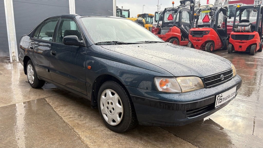 Toyota Carina 1.6 - Petrol - 5 Doors - Personbil: bild 2 Toyota Carina 1.6 - Petrol - 5 Doors - Personbil: bild 2