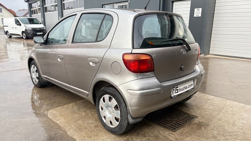 Toyota Yaris 1.3 - Petrol - 5 Doors - AC - Hatchback/ Halvkombi: bild 4 Toyota Yaris 1.3 - Petrol - 5 Doors - AC - Hatchback/ Halvkombi: bild 4
