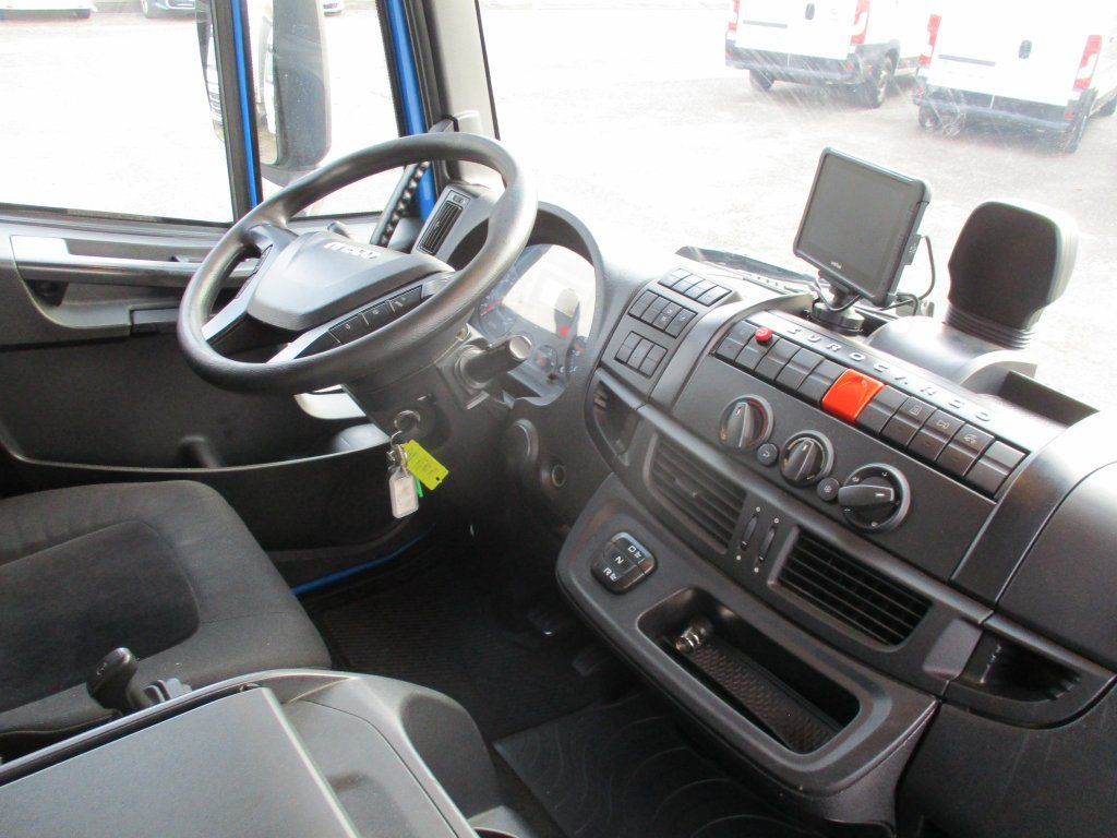 Iveco 120E25 mit LBW Iveco 120E25 mit LBW - Lastbil med skåp: bild 5 Iveco 120E25 mit LBW Iveco 120E25 mit LBW - Lastbil med skåp: bild 5