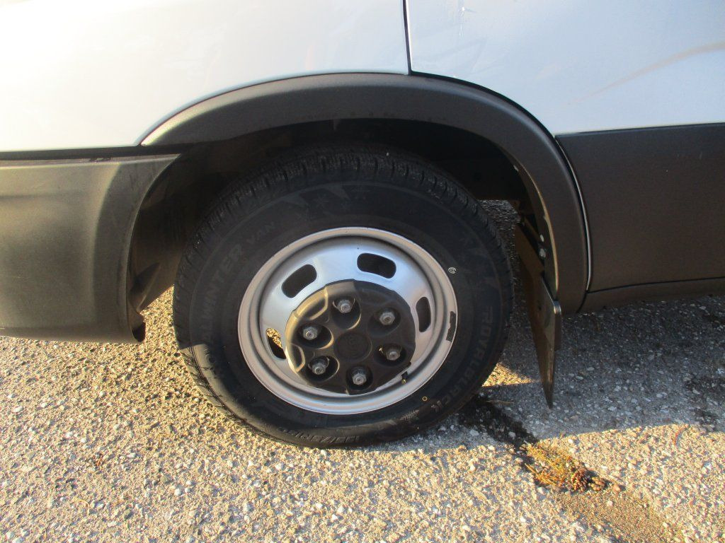 Iveco Daily 35C16 - Volymskåp: bild 2 Iveco Daily 35C16 - Volymskåp: bild 2