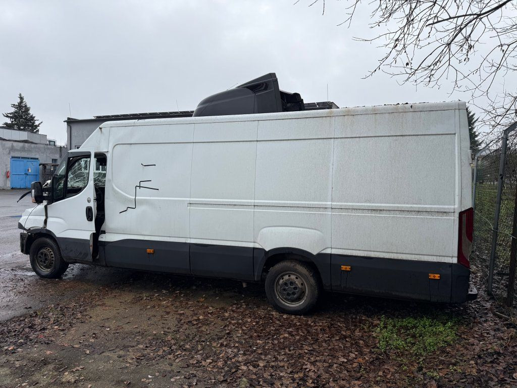 Iveco Daily 35S16 maxi Damaged - Skåpbil: bild 5 Iveco Daily 35S16 maxi Damaged - Skåpbil: bild 5
