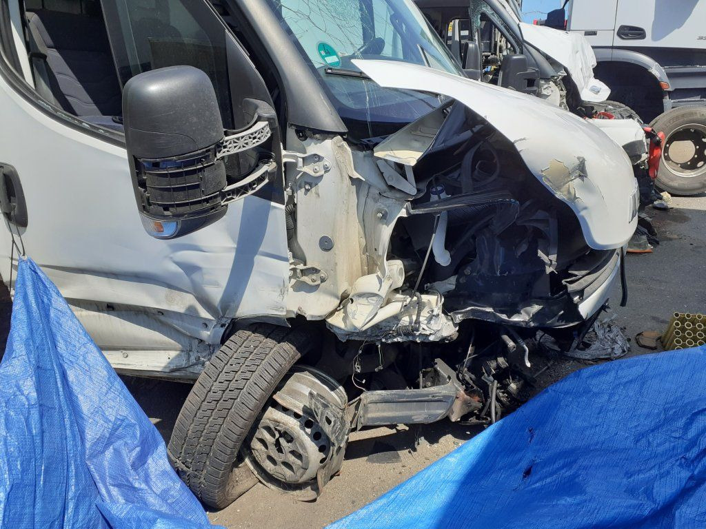 Iveco Daily 35S16 mit LBW DAMAGED - Volymskåp: bild 3 Iveco Daily 35S16 mit LBW DAMAGED - Volymskåp: bild 3