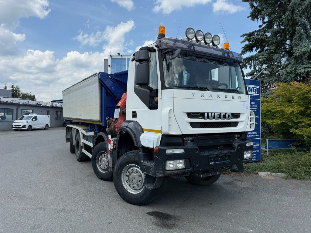 Iveco Trakker AD410 T45 8x8 + HMF 1643 Z2 - Tippbil lastbil: bild 2 Iveco Trakker AD410 T45 8x8 + HMF 1643 Z2 - Tippbil lastbil: bild 2