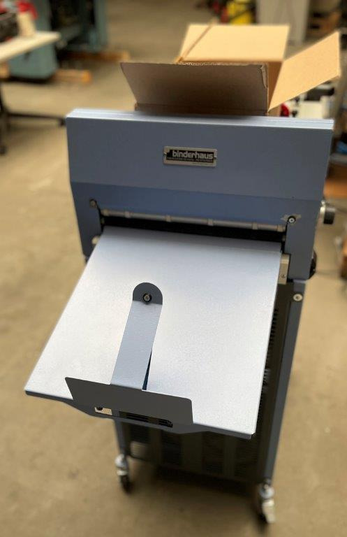 Tryckmaskin Bacciotini Pit Stop Mini 36 / Binderhaus R 36 automatic grooving, creasing and perforating machine: bild 15 Tryckmaskin Bacciotini Pit Stop Mini 36 / Binderhaus R 36 automatic grooving, creasing and perforating machine: bild 15