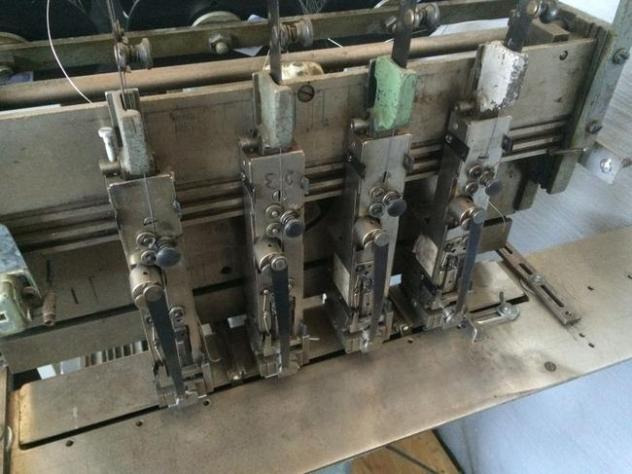 Bostitch M 17 multi head wire stitching machine - Tryckmaskin: bild 2 Bostitch M 17 multi head wire stitching machine - Tryckmaskin: bild 2