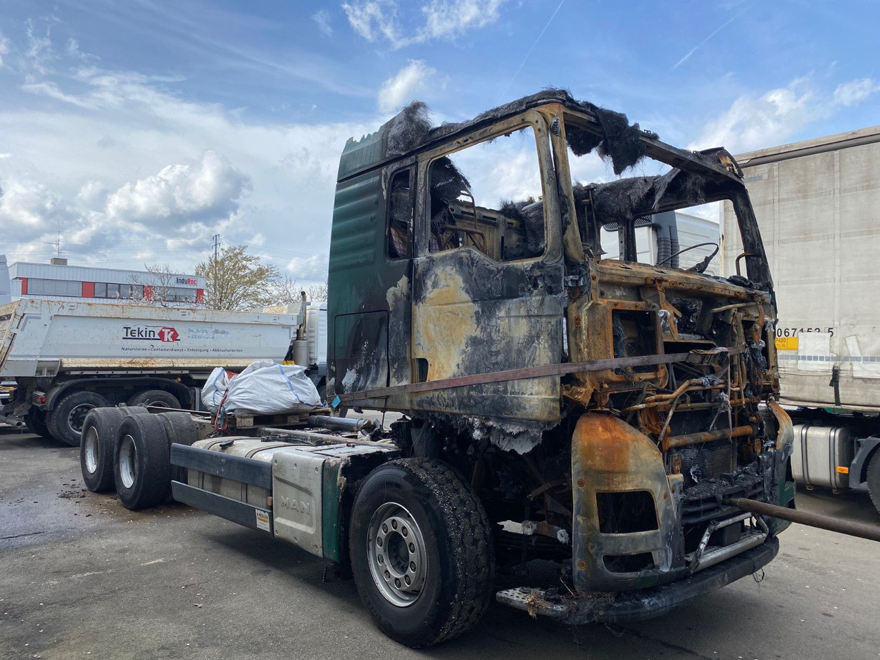 MAN TGX 26.580 Verbrannt 6x4 - Chassi lastbil: bild 1 MAN TGX 26.580 Verbrannt 6x4 - Chassi lastbil: bild 1