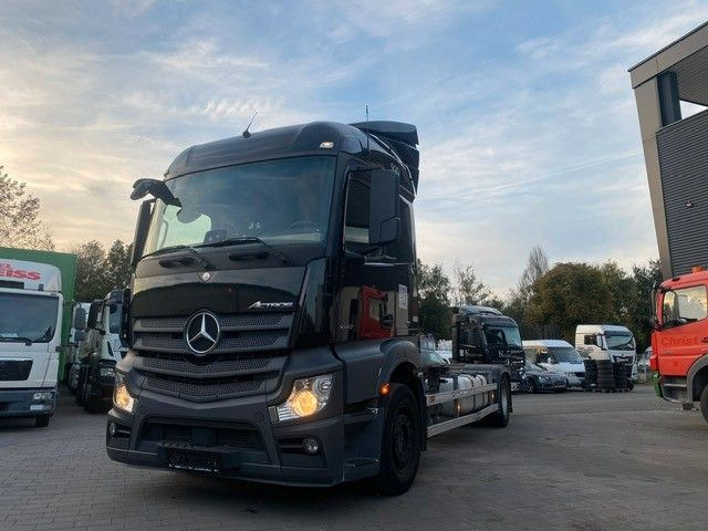Mercedes-Benz Actros 1842 BDF LBW 1845 2x Mercedes-Benz Actros 1842 BDF LBW 1845 2x - Containerbil/ Växelflak lastbil: bild 3 Mercedes-Benz Actros 1842 BDF LBW 1845 2x Mercedes-Benz Actros 1842 BDF LBW 1845 2x - Containerbil/ Växelflak lastbil: bild 3