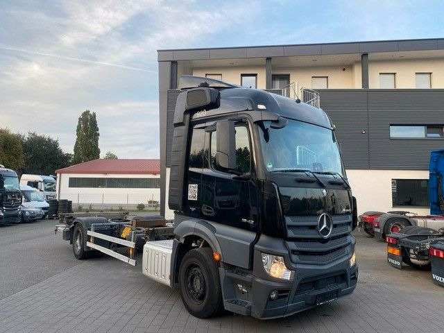 Mercedes-Benz Actros 1842 BDF LBW 1845 2x Mercedes-Benz Actros 1842 BDF LBW 1845 2x - Containerbil/ Växelflak lastbil: bild 4 Mercedes-Benz Actros 1842 BDF LBW 1845 2x Mercedes-Benz Actros 1842 BDF LBW 1845 2x - Containerbil/ Växelflak lastbil: bild 4