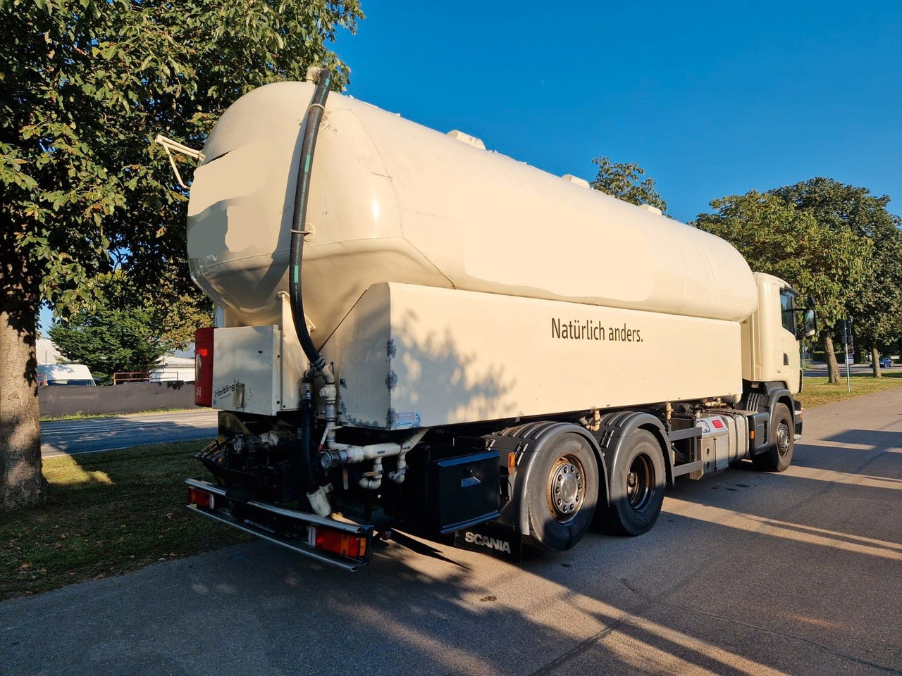 Scania R440 31m³ SILO 4 Kammer/Retarder/Kompressor/Lift - Tankbil: bild 3 Scania R440 31m³ SILO 4 Kammer/Retarder/Kompressor/Lift - Tankbil: bild 3