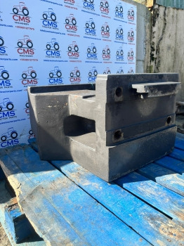 Claas Ares 656rc, Ares 500, 600 Front Weight 565 Kg 7700036817, 7700070530 - Motvikt: bild 4 Claas Ares 656rc, Ares 500, 600 Front Weight 565 Kg 7700036817, 7700070530 - Motvikt: bild 4