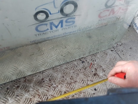 David Brown 995, 1212, 885, 990, 996 Cab Windshield K951052 - Vindruta för Traktor: bild 4 David Brown 995, 1212, 885, 990, 996 Cab Windshield K951052 - Vindruta för Traktor: bild 4