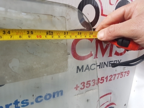 David Brown 995, 1212, 885, 990, 996 Cab Windshield K951052 - Vindruta för Traktor: bild 2 David Brown 995, 1212, 885, 990, 996 Cab Windshield K951052 - Vindruta för Traktor: bild 2