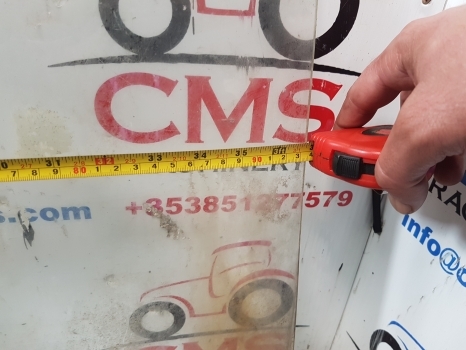 Ford 4000, 5000, 7100, Cab Front Windscreen 81818603 - Vindruta för Traktor: bild 2 Ford 4000, 5000, 7100, Cab Front Windscreen 81818603 - Vindruta för Traktor: bild 2