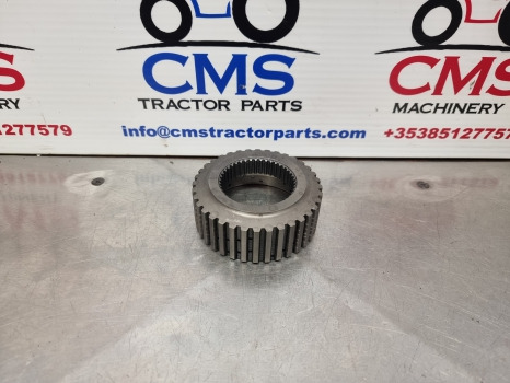 Ford 4630, 30 Series, Transmission Hub 83985667, K3660628301 - Växellåda: bild 1 Ford 4630, 30 Series, Transmission Hub 83985667, K3660628301 - Växellåda: bild 1