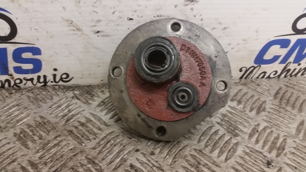 Ford Tw, 30 Series Tw15,tw20 Transmission Retainer D8nn7a284aa, D8nn7050aa - Växellåda: bild 2 Ford Tw, 30 Series Tw15,tw20 Transmission Retainer D8nn7a284aa, D8nn7050aa - Växellåda: bild 2