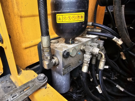 Hyundai Hx220l Hydraulic Priority Valve 31q6-20062 - Hydraulik: bild 1 Hyundai Hx220l Hydraulic Priority Valve 31q6-20062 - Hydraulik: bild 1