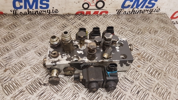 Landini Mythos 115 Transmission Hydraulic Valve Block 3648149m91, 3655022m91 - Hydraulventil för Traktor: bild 1 Landini Mythos 115 Transmission Hydraulic Valve Block 3648149m91, 3655022m91 - Hydraulventil för Traktor: bild 1