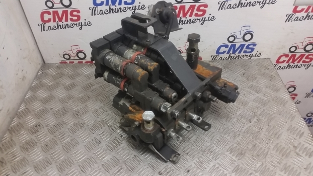 Landini Mythos Series Mythos 115 Spool Valve Valves Assembly - Hydraulventil för Traktor: bild 4 Landini Mythos Series Mythos 115 Spool Valve Valves Assembly - Hydraulventil för Traktor: bild 4