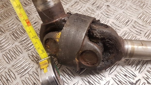 Massey Ferguson 50hx, 50b Front Axle Drive Shaft - Drivaxel för Grävlastare: bild 4 Massey Ferguson 50hx, 50b Front Axle Drive Shaft - Drivaxel för Grävlastare: bild 4